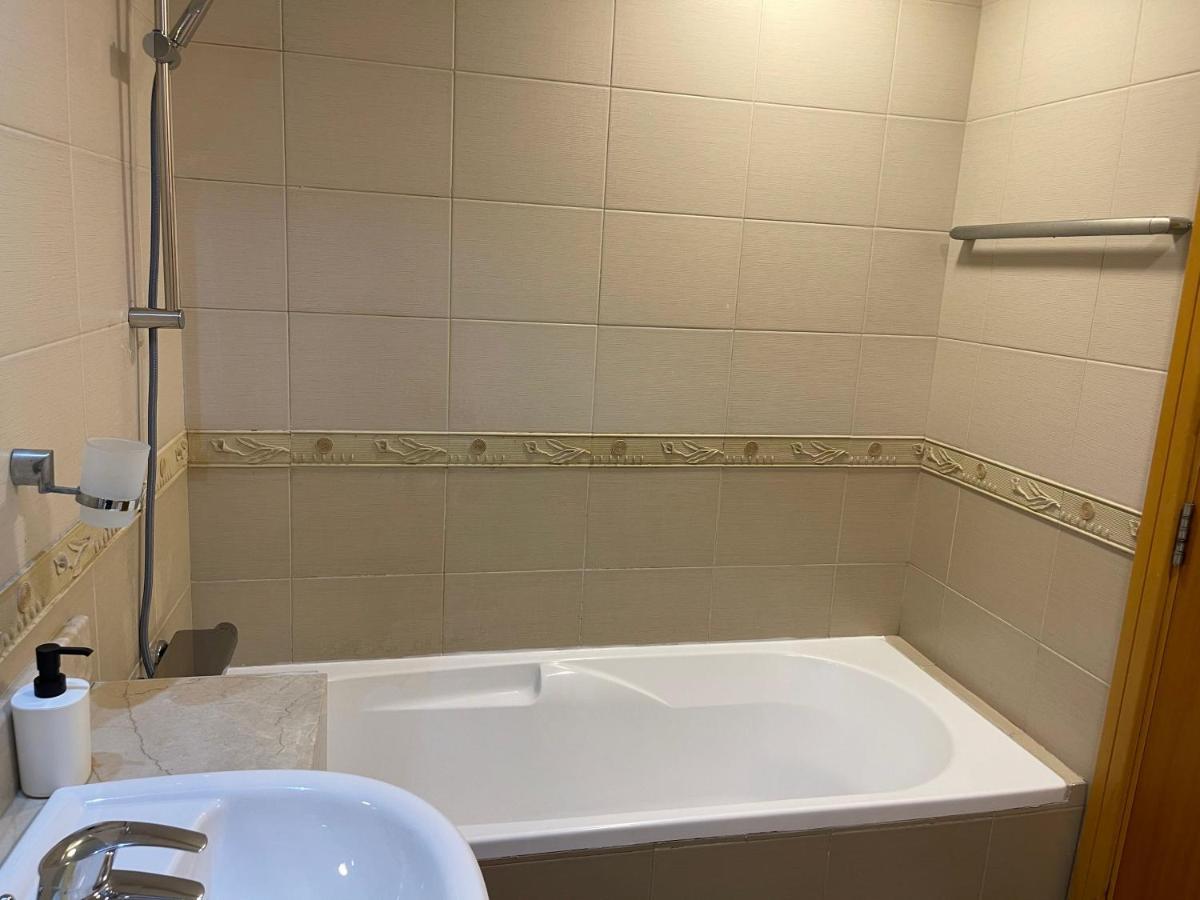 Metro Premium Location Spacious 2 Bedroom Apartment Right Next To The Metro Dubai Exterior foto